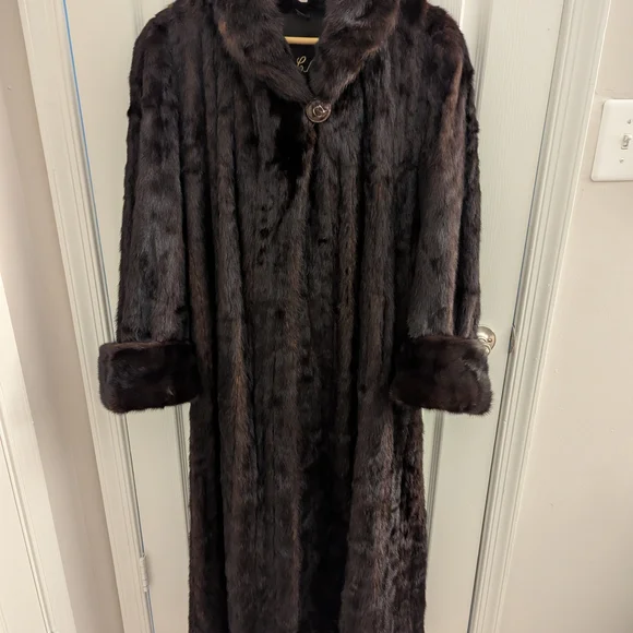 Vintage Mink Coat In Rich Brown